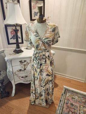 Summer Fashion Magazine Beach Vacation Tropical Floral Maxi Dress S